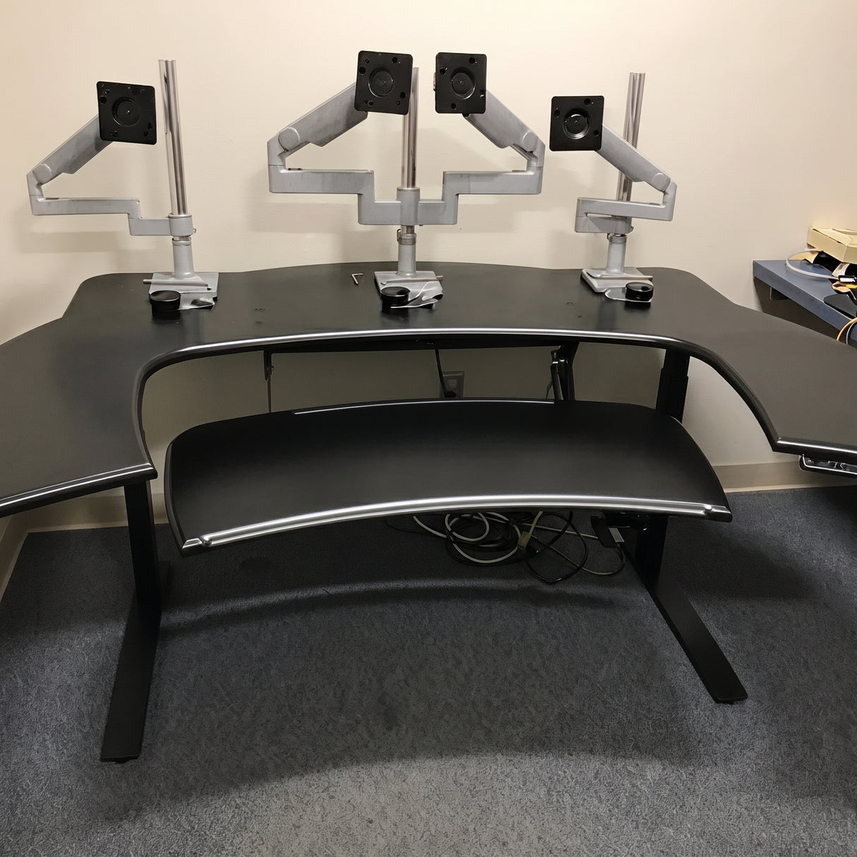 FLEXO Wrap - Dual Surface 2 Leg Sit-Stand Workstation: 74X48